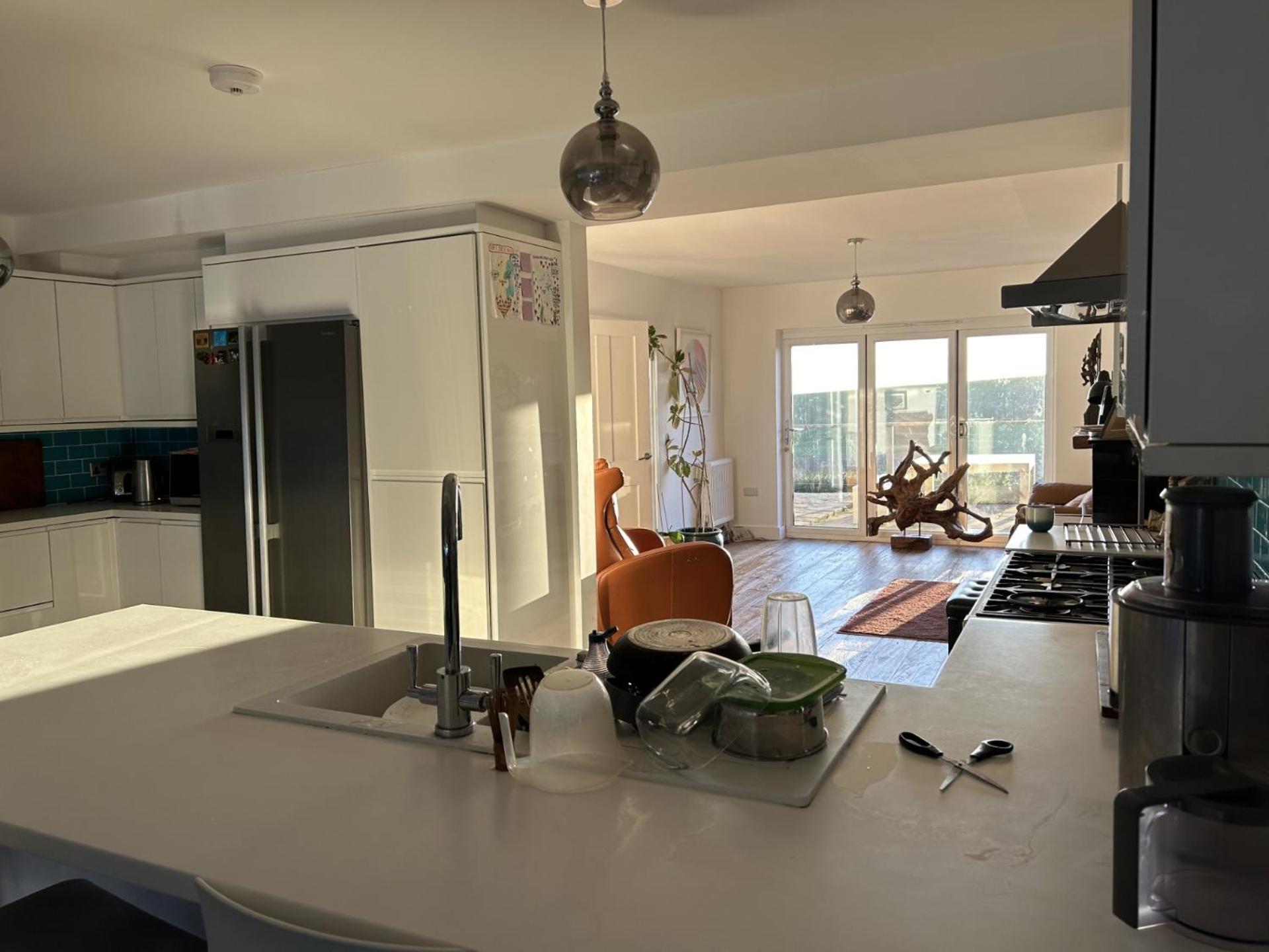 Sanctuary By The Sea With Large Room Including Lounge, Bathroom, Direct Garden Access & Free Parking Brighton Bagian luar foto