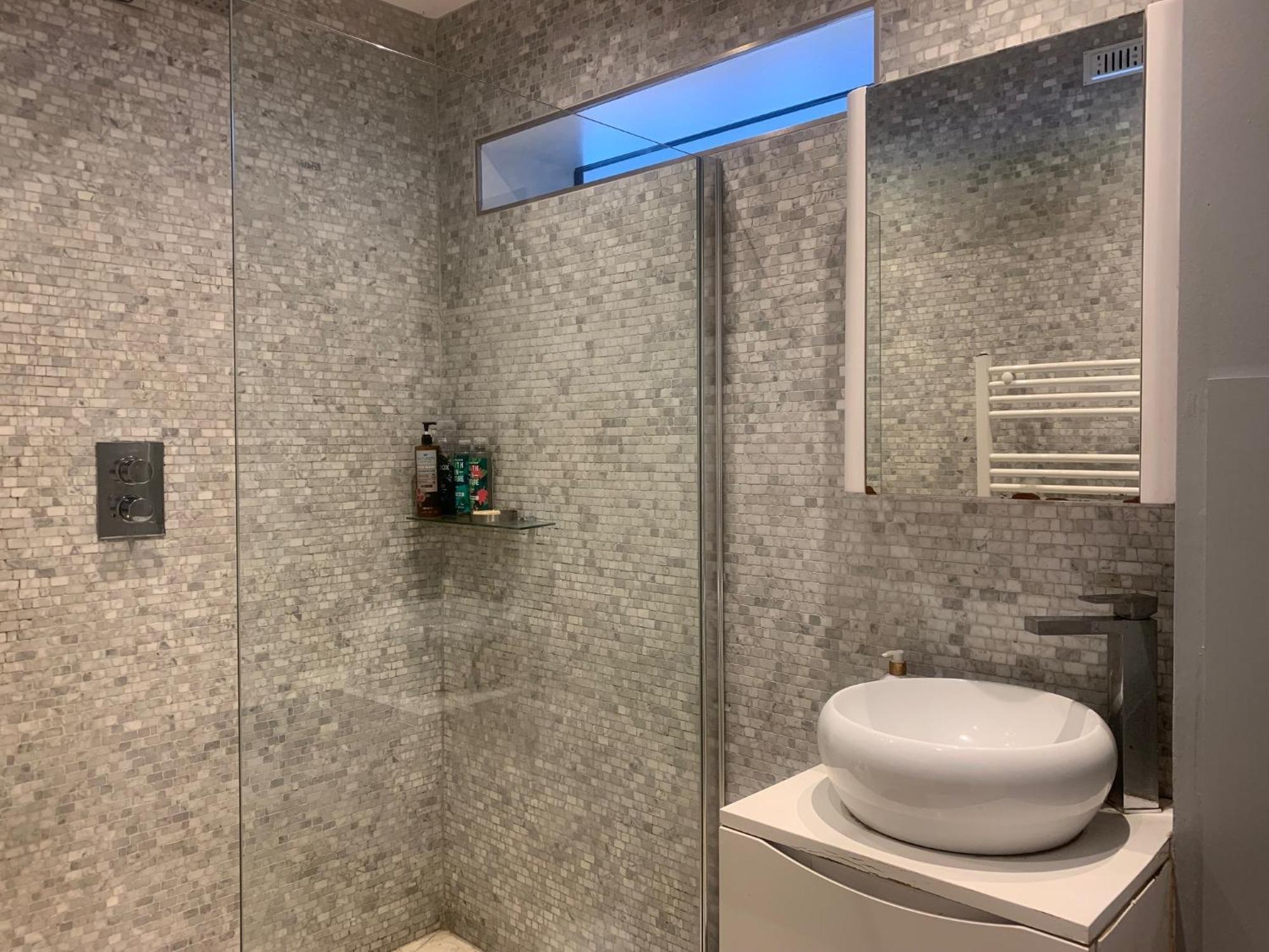 Sanctuary By The Sea With Large Room Including Lounge, Bathroom, Direct Garden Access & Free Parking Brighton Bagian luar foto
