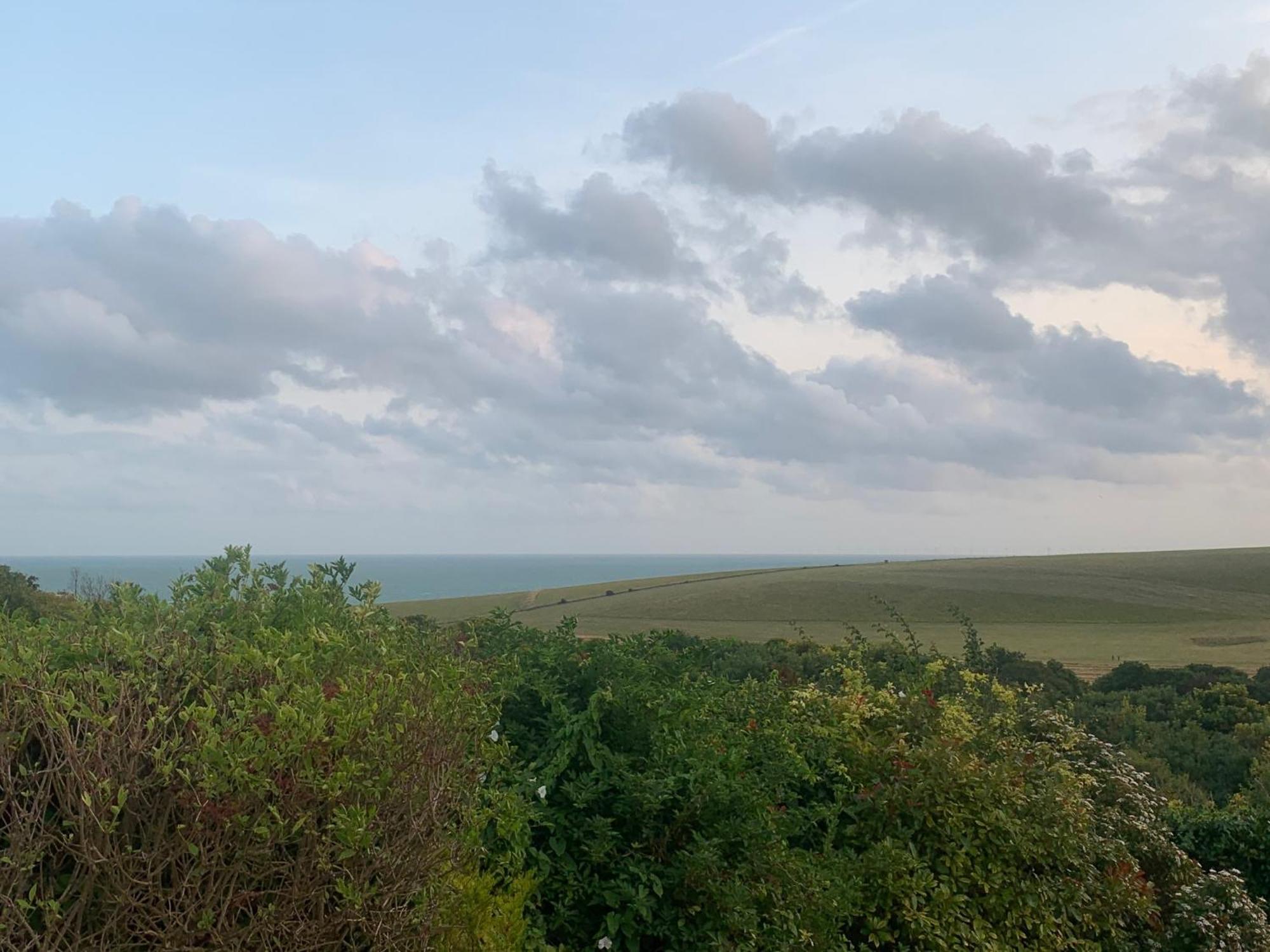 Sanctuary By The Sea With Large Room Including Lounge, Bathroom, Direct Garden Access & Free Parking Brighton Bagian luar foto