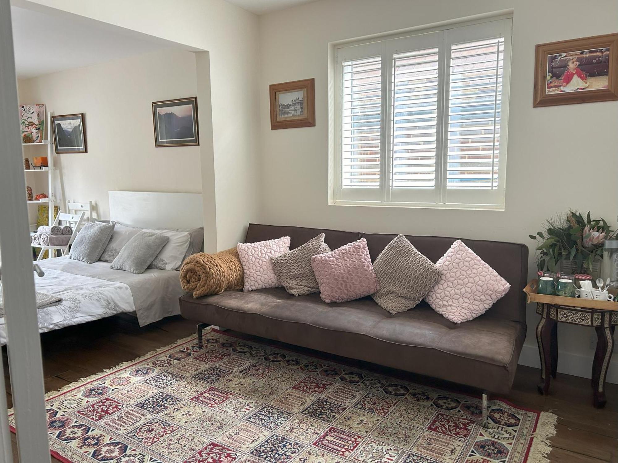 Sanctuary By The Sea With Large Room Including Lounge, Bathroom, Direct Garden Access & Free Parking Brighton Bagian luar foto